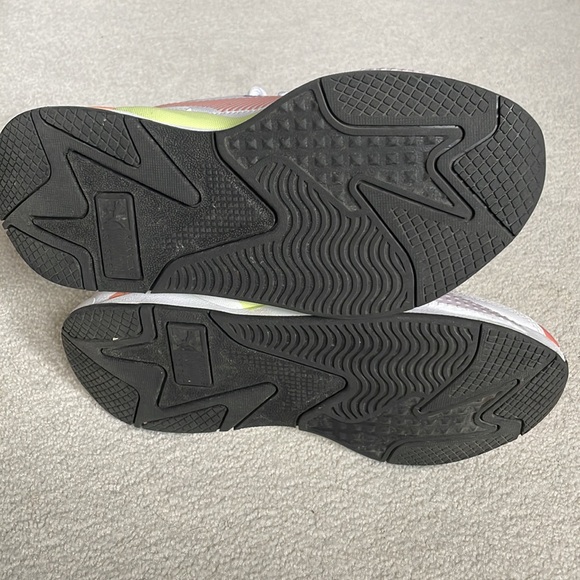 Puma ladies running shoes, size 7.5 US, NEW - Picture 2 of 4